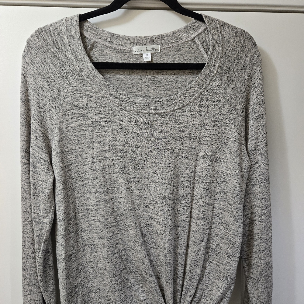 Great Nine Britton top. Grey lightweight sweater size med